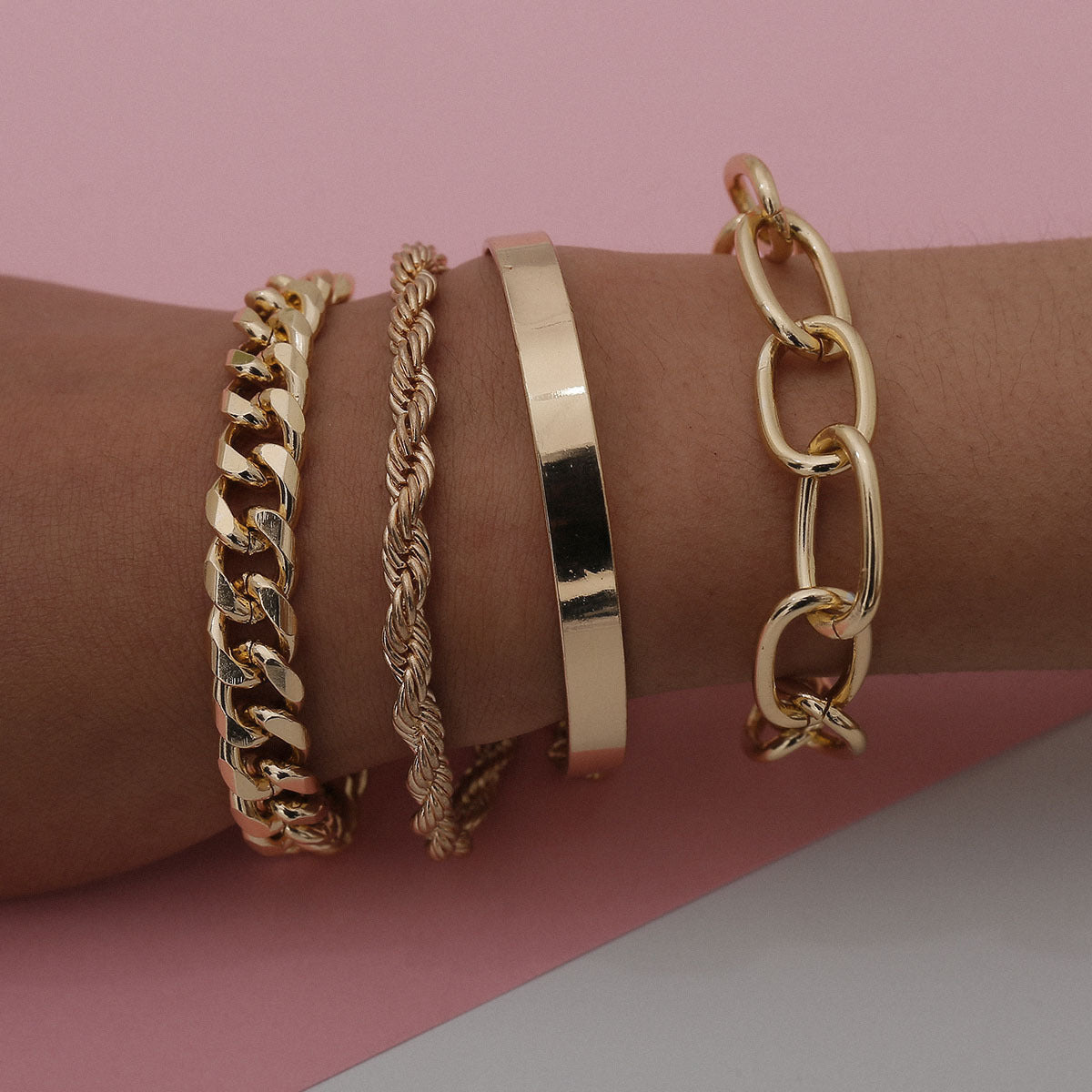 O-shaped Chain Cover Bracelet