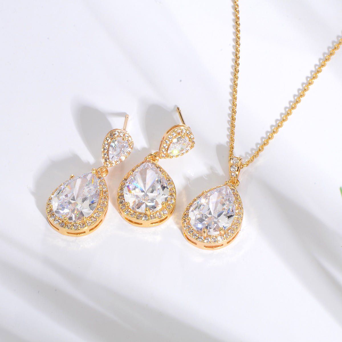 Big Bright Zircon, Water Drops Necklace And Eardrops Suit For Brides