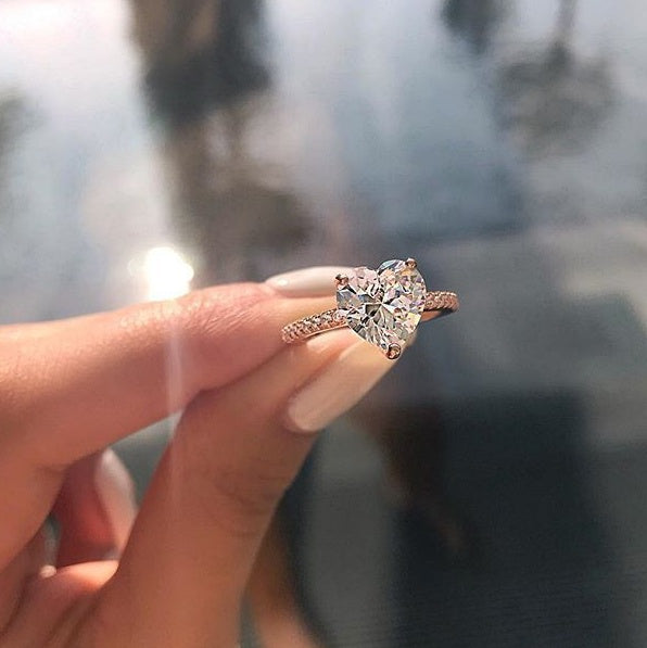 Inlaid AAA Zircon Heart-shaped Ring