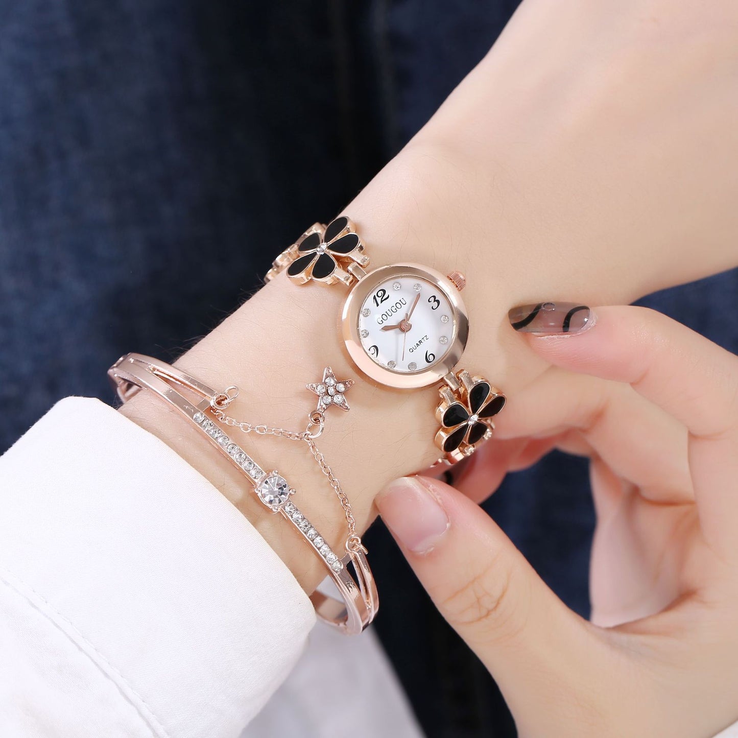 Women's Flower Disk Two-piece Bracelet Watch Set
