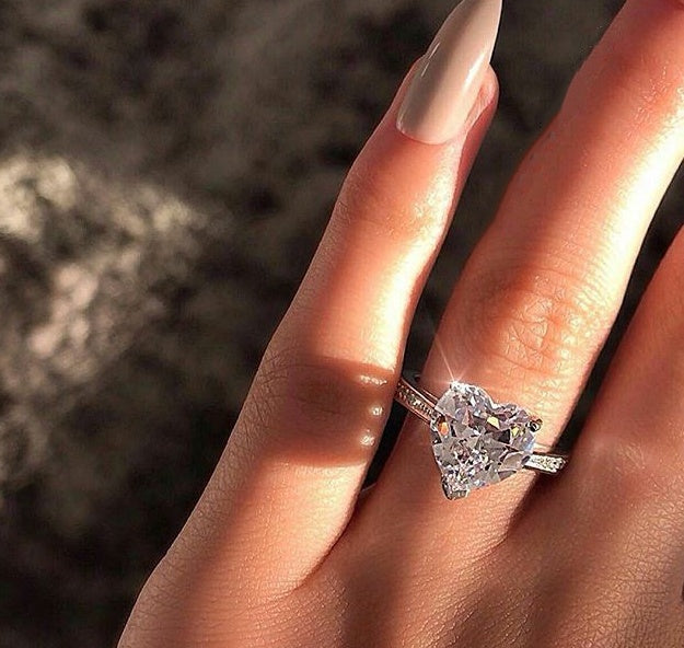 Inlaid AAA Zircon Heart-shaped Ring