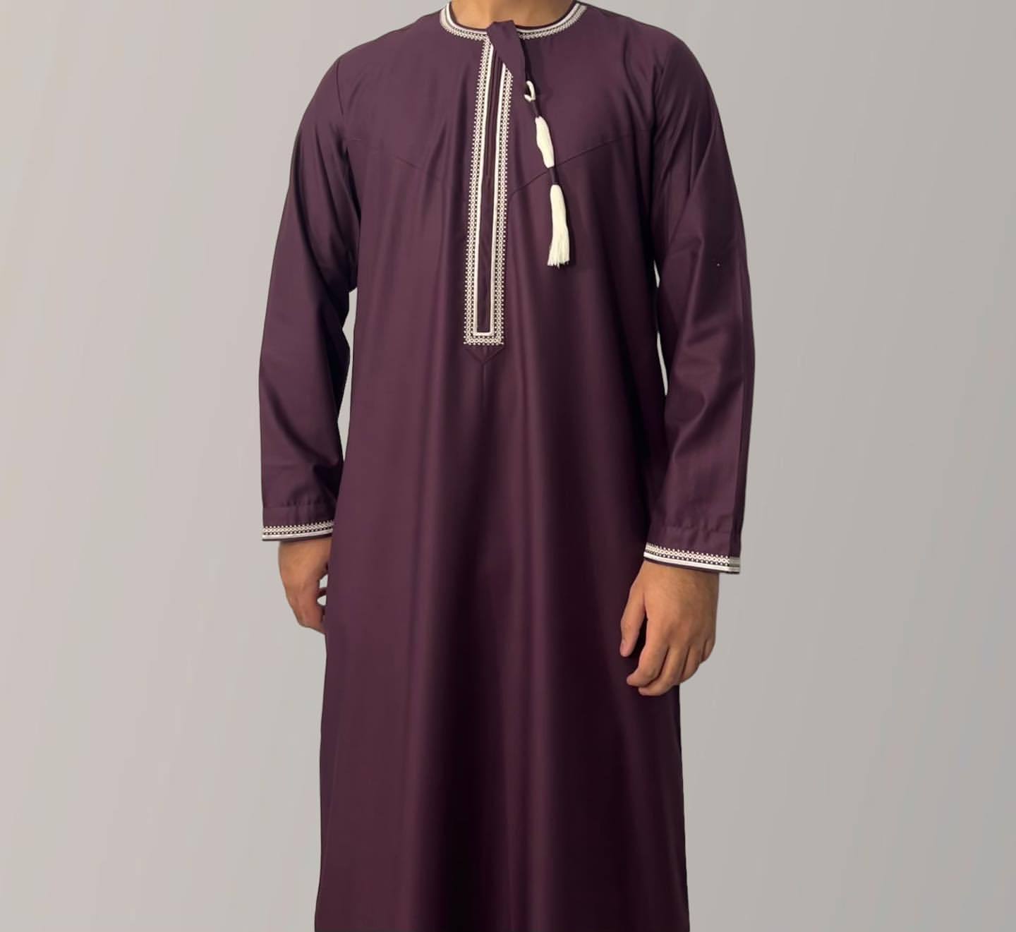 Solid Color Round Neck Embroidered Thick Tassel Oman Gowns For Men