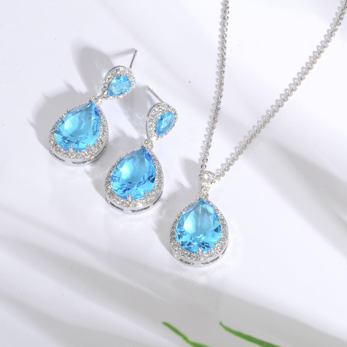 Big Bright Zircon, Water Drops Necklace And Eardrops Suit For Brides
